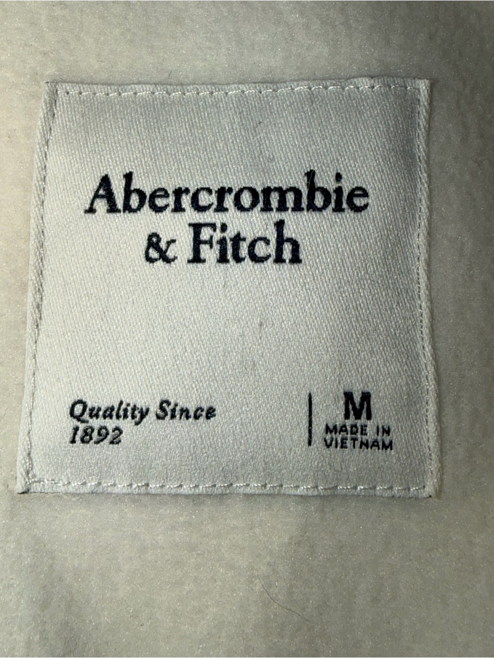 Beautiful Abercrombie& Fitch Women’s Medium Cream Sherpa Half Zip Pullover - Picture 2 of 8